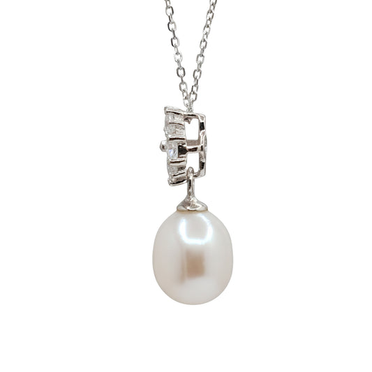 Poise Silver Necklace