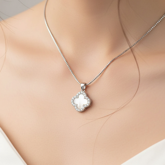 Hueveil Silver Necklace