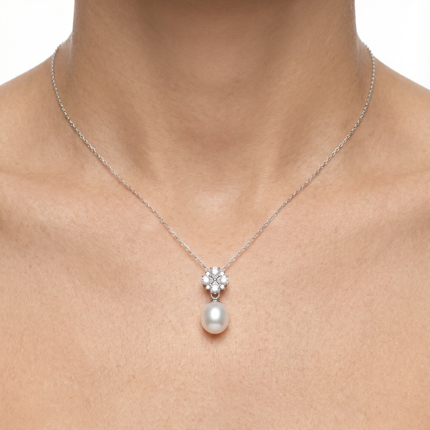 Poise Silver Necklace